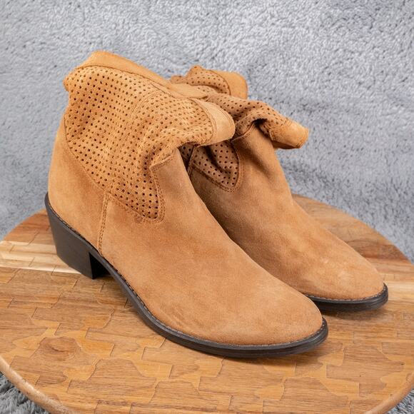 Sundance Shoes - Sundance Short Brown Suede Leather Lavorazione Artigiana Boots Size 9 /EU 40 EUC
